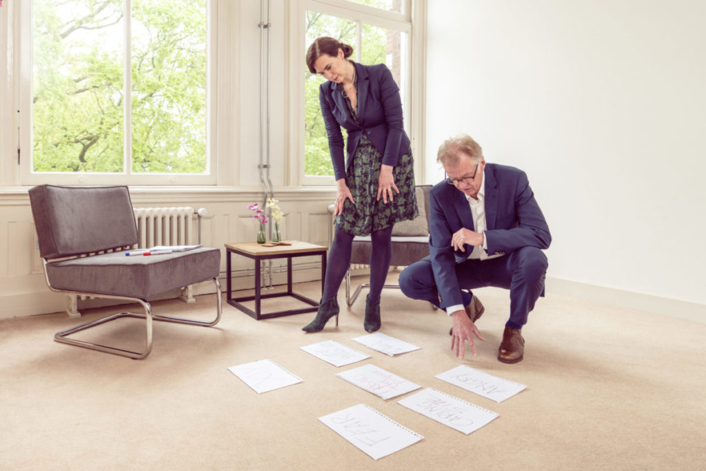 Marijne met klant tijdens coaching sessie